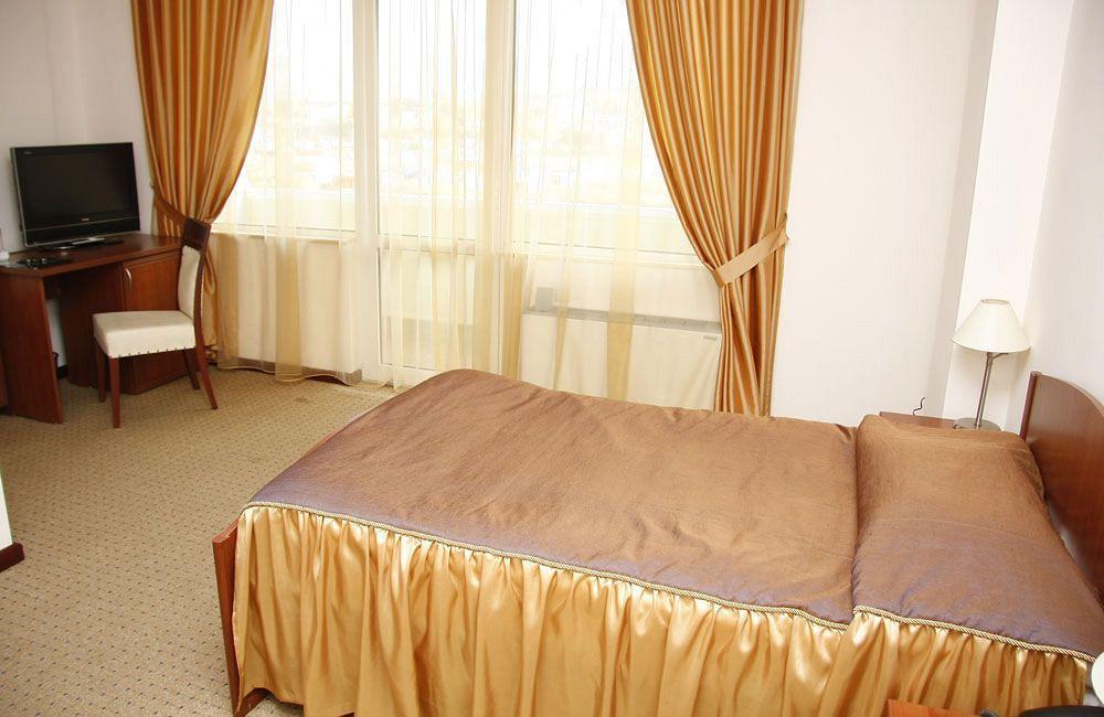 Cruise Hotel Тбилиси Екстериор снимка