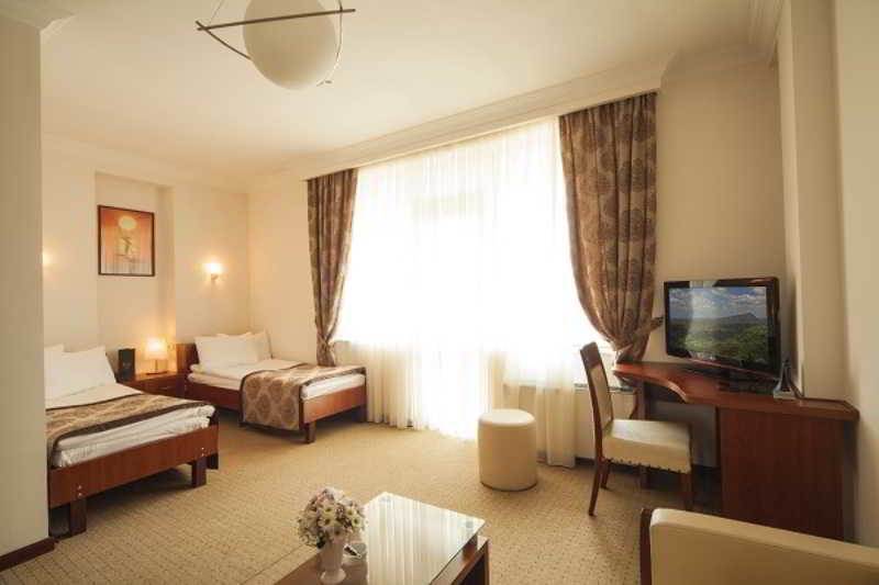 Cruise Hotel Тбилиси Екстериор снимка